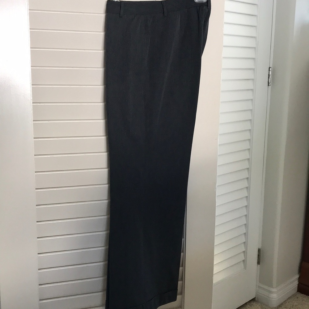 Express stretch women’s short wide leg cuffed pant